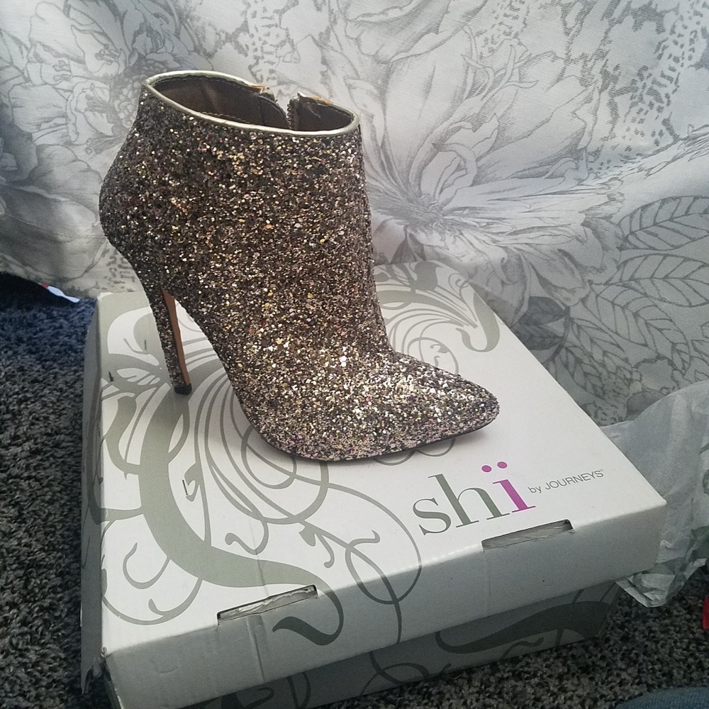 Shi by journeys glitter bootie